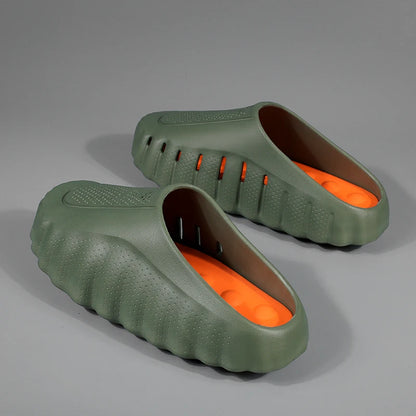 New Men's Slippers Outdoor Soft Thick Sole Slides Breathable Sandals Non-Slip Bathroom Slippers Lightweight Summer Beach Sandals